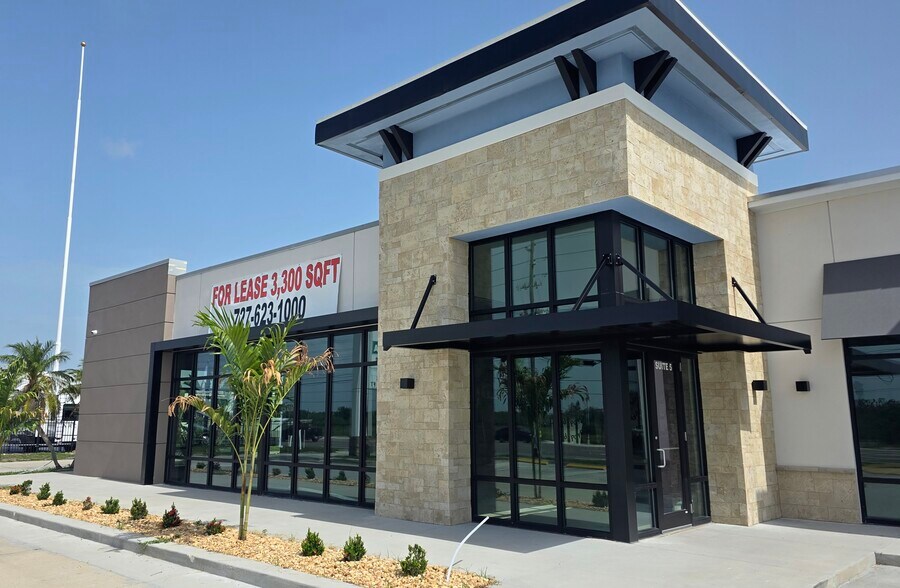 Primary Photo Of 8100 Park Blvd N, Pinellas Park Storefront For Lease