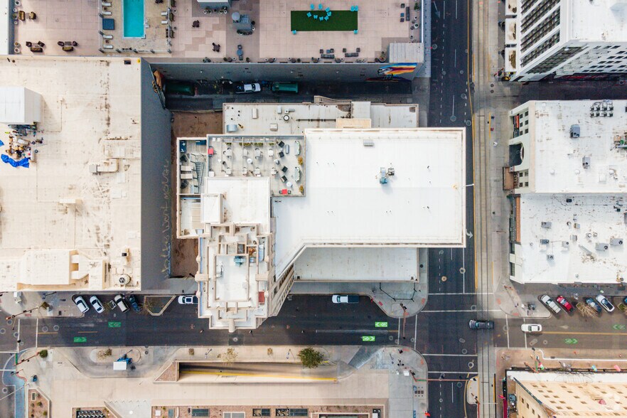 More Photos Of 15 E Monroe St, Phoenix Hotel For Lease