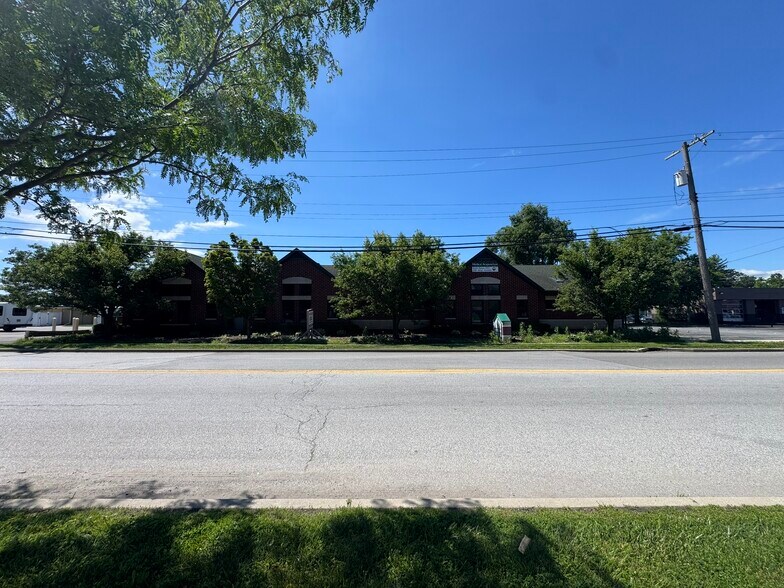 Primary Photo Of 808 Lincolnway, Valparaiso Healthcare For Lease