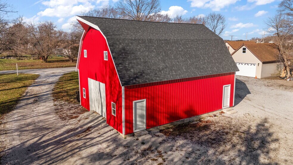 More Photos Of 345 N 400 E, Valparaiso Warehouse For Lease