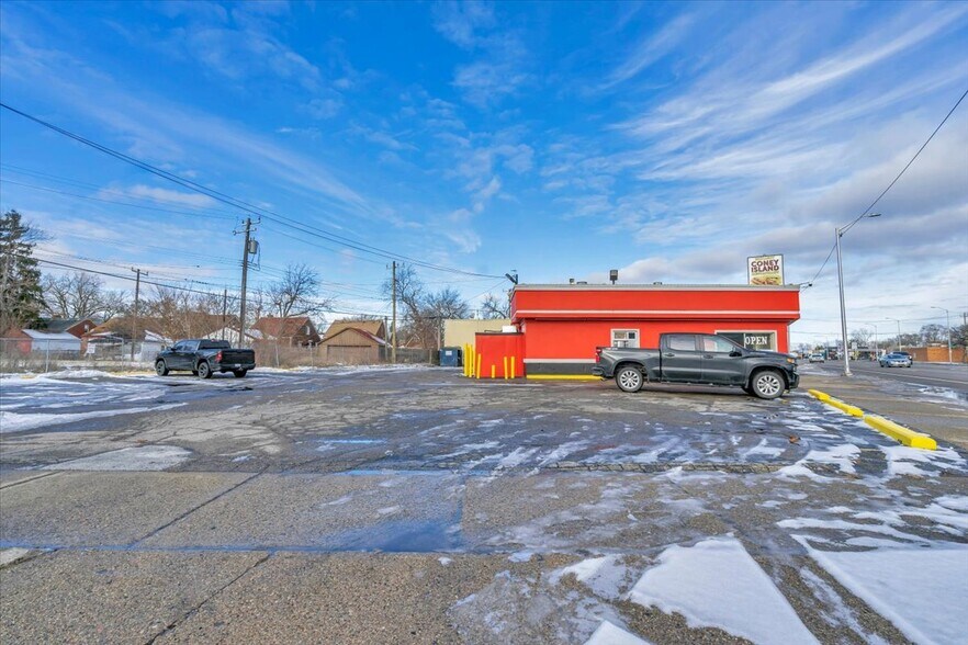 More Photos Of 14987 Gratiot Ave, Detroit Restaurant For Sale
