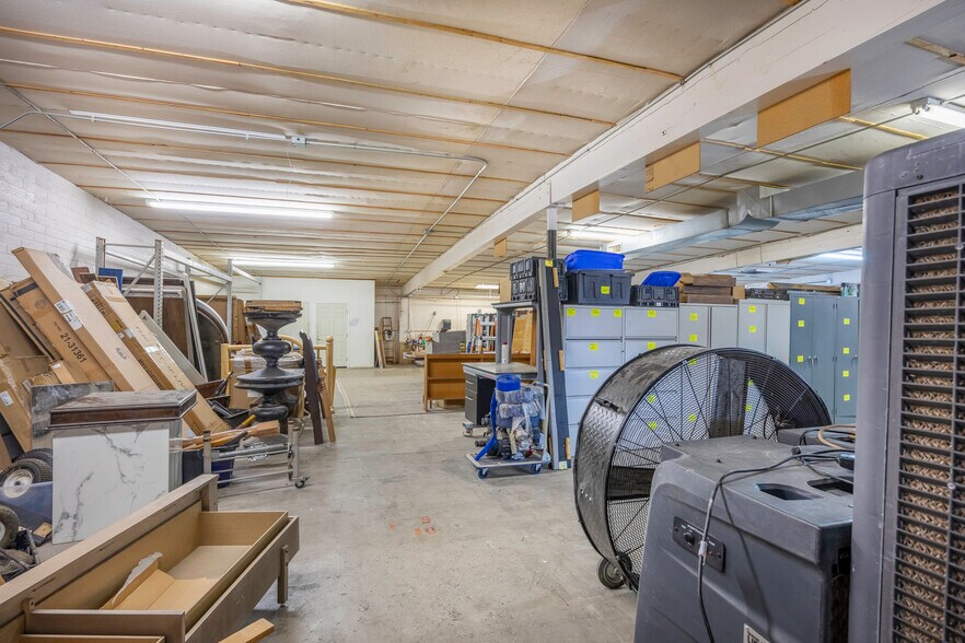 More Photos Of 655 W Cottonwood Ln, Casa Grande Showroom For Sale