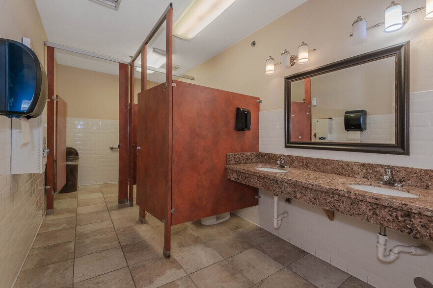 More Photos Of 3001 N 29th Ave, Hollywood Unknown For Lease