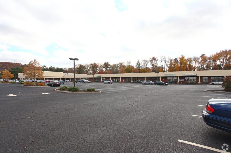 More Photos Of 77-175 Lowrey Pl, Newington Freestanding For Lease