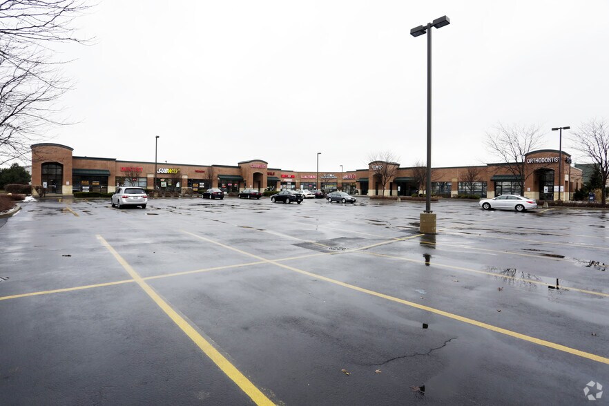 More Photos Of 489 S Weber Rd, Bolingbrook General Retail For Lease