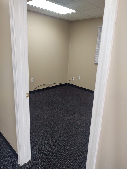 More Photos Of 909 Highland Ave, Selma Office For Sale