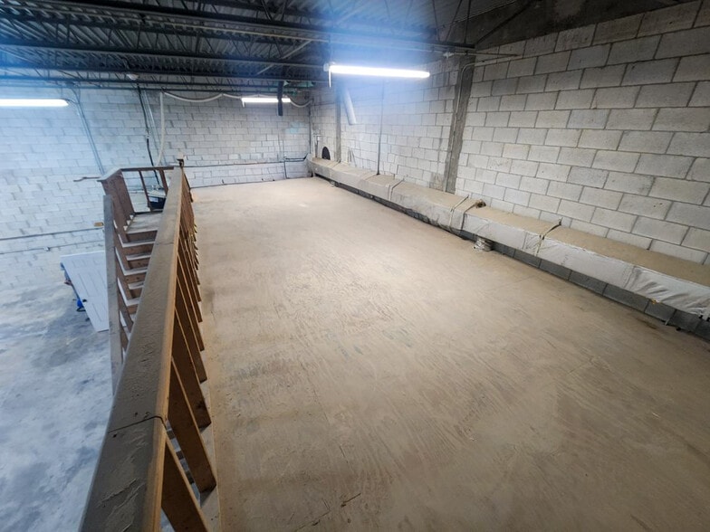 More Photos Of 3520 Consumer St, West Palm Beach Warehouse For Lease