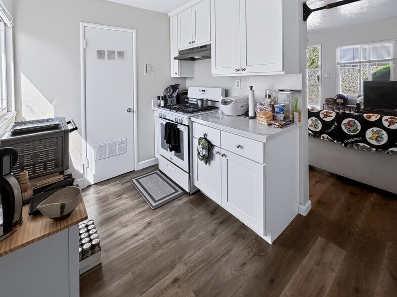 More Photos Of 460 S Buena Vista, San Jose Apartments For Sale