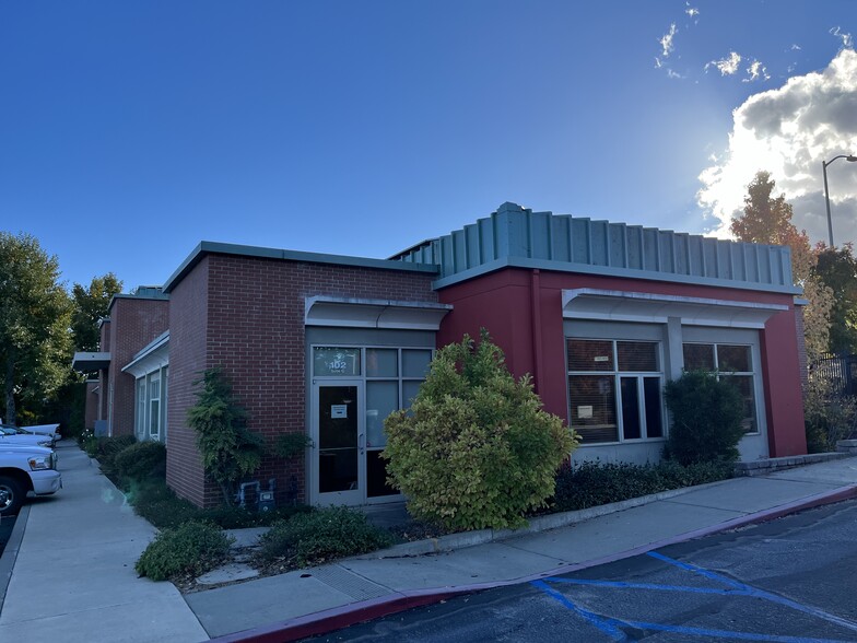 Primary Photo Of 102 S Vine St, Paso Robles Office For Lease