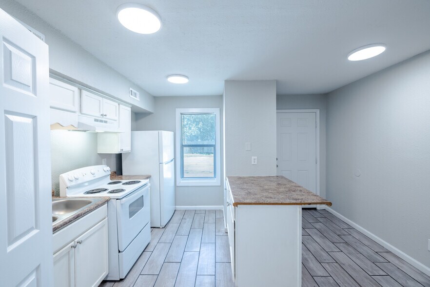More Photos Of 961 Old Hickory Blvd, Jackson Apartments For Sale