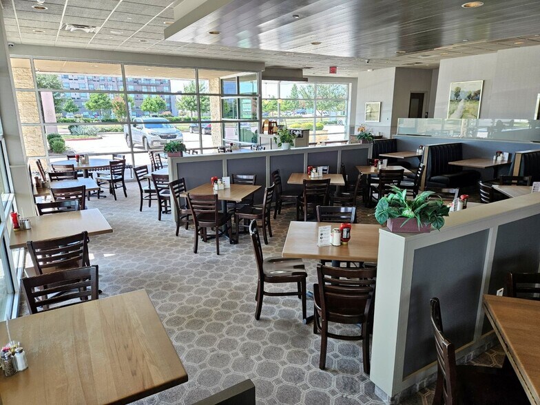 More Photos Of 8442 Parkwood Blvd, Plano Restaurant For Lease