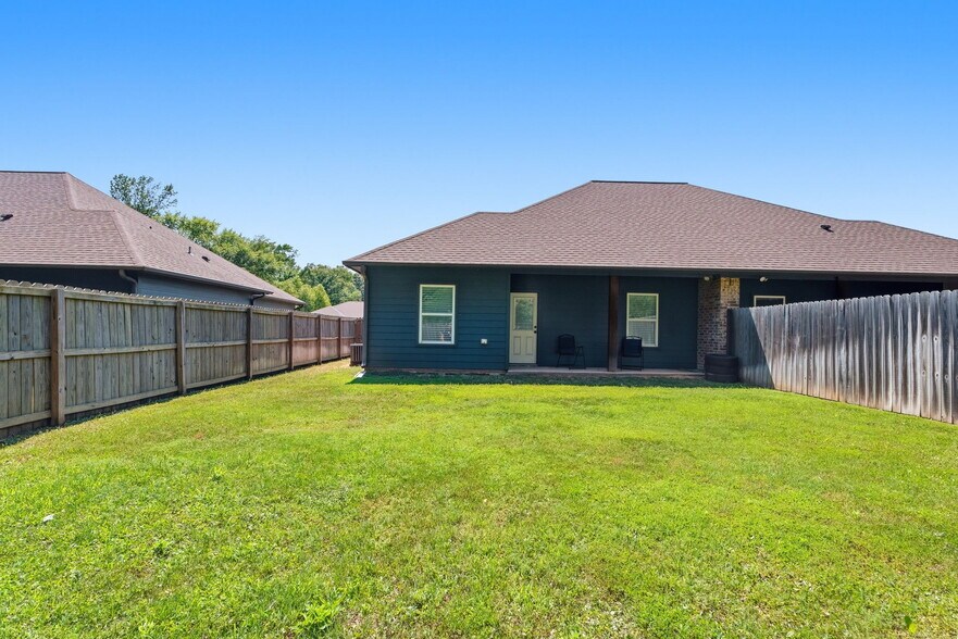 More Photos Of 16087 Echo Glen Dr, Tyler Apartments For Sale