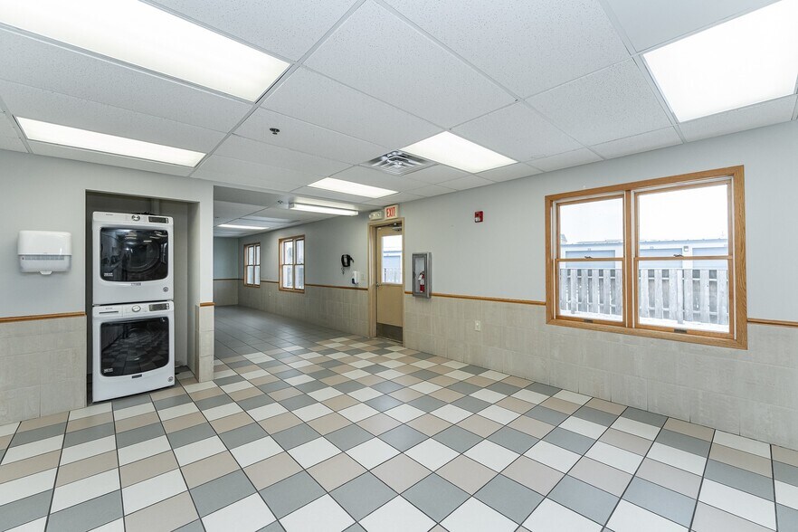 More Photos Of 202 5th St SE, Kasson Flex For Sale
