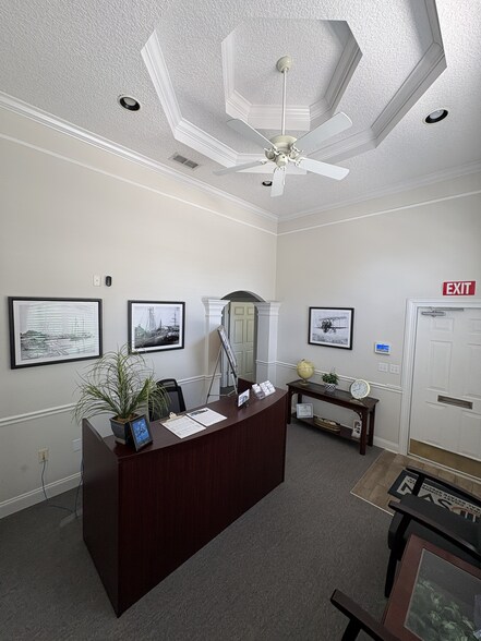 More Photos Of 8833 Perimeter Park Blvd, Jacksonville Medical For Sale