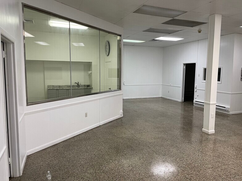 More Photos Of 163-171 W Wyoming Ave, Philadelphia Warehouse For Lease