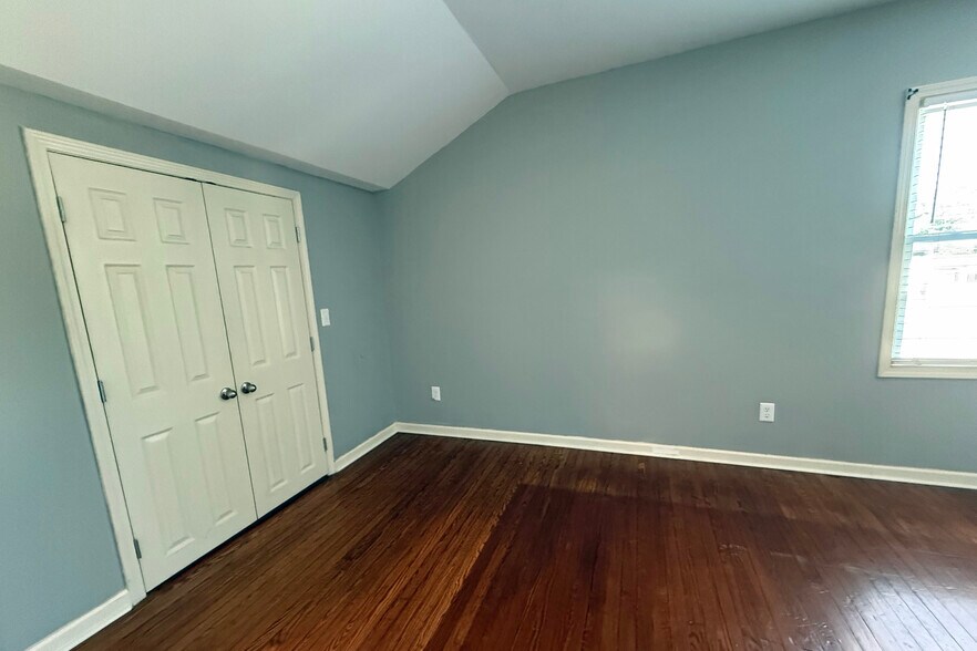 More Photos Of 103 N High St, Franklin Office Residential For Sale