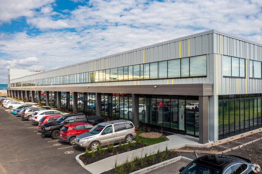 More Photos Of 3361 Av De La Gare, Mascouche Warehouse For Lease