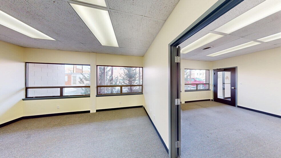 More Photos Of 324 E Washington Ave, Riverton Office For Sale