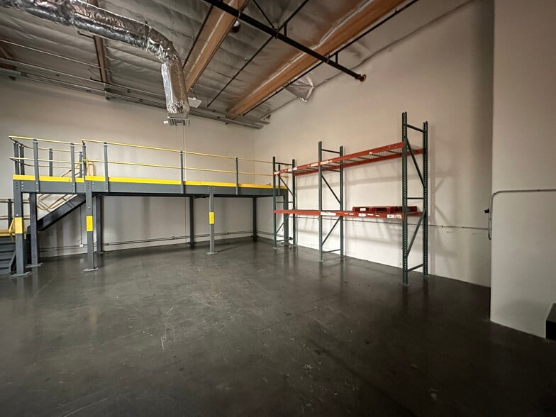 More Photos Of 9027 Canoga Ave, Canoga Park Manufacturing For Lease