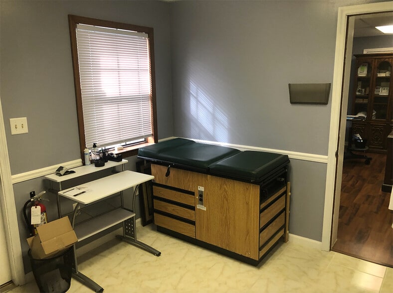 More Photos Of 2563-2567 Capital Medical Blvd, Tallahassee Medical For Lease