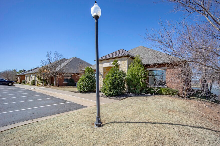 More Photos Of 9433 N Kelley Ave, Oklahoma City Office For Sale