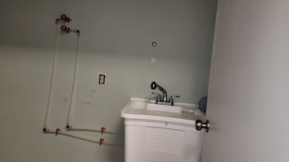 More Photos Of 365 Storrs Rd, Mansfield Center Healthcare For Sale