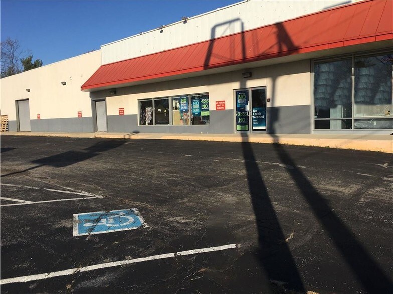 More Photos Of 9470 E Washington St, Indianapolis Freestanding For Lease
