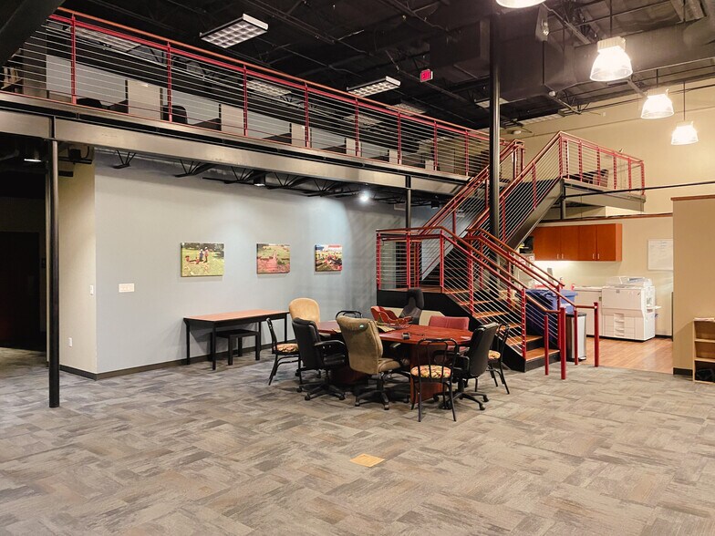 More Photos Of 4407 Monterey Oaks Blvd, Austin Unknown For Lease