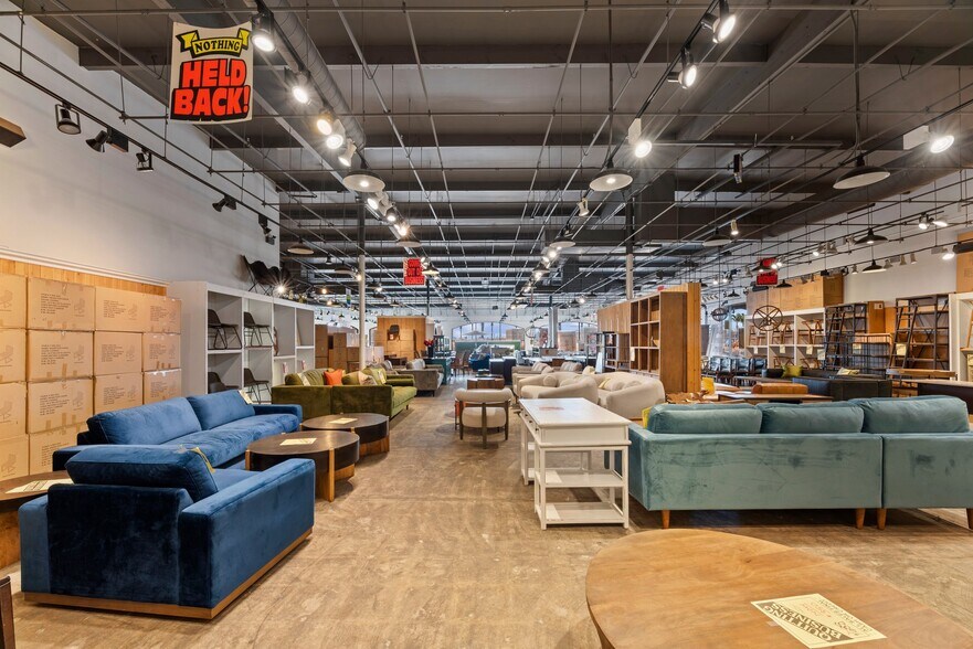 More Photos Of 2801 Paseo Mercado, Oxnard Freestanding For Sale