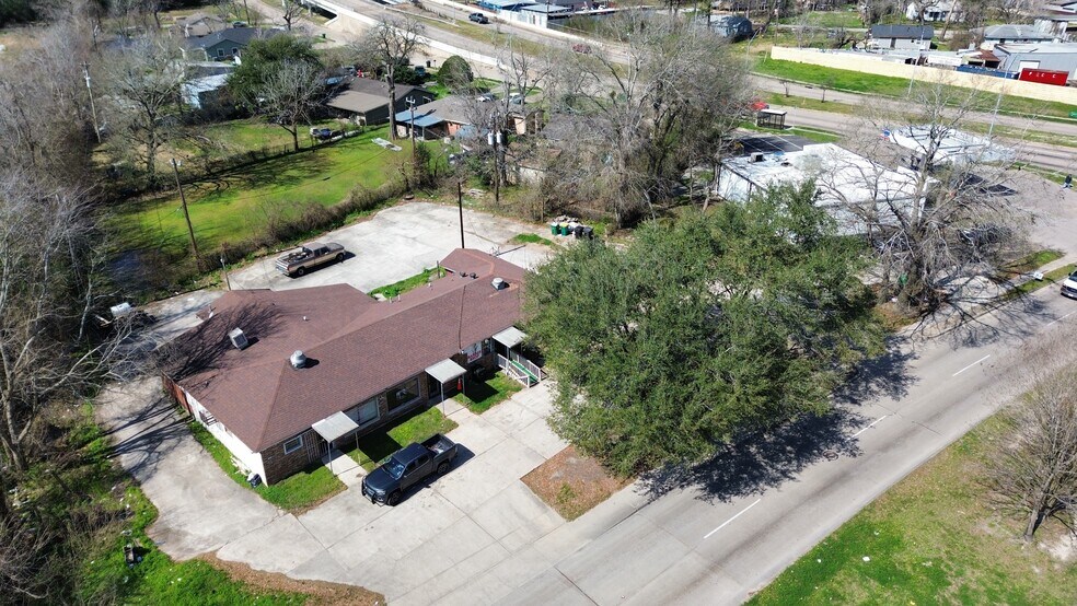 More Photos Of 9305 N Wayside Dr, Houston Office Residential For Sale