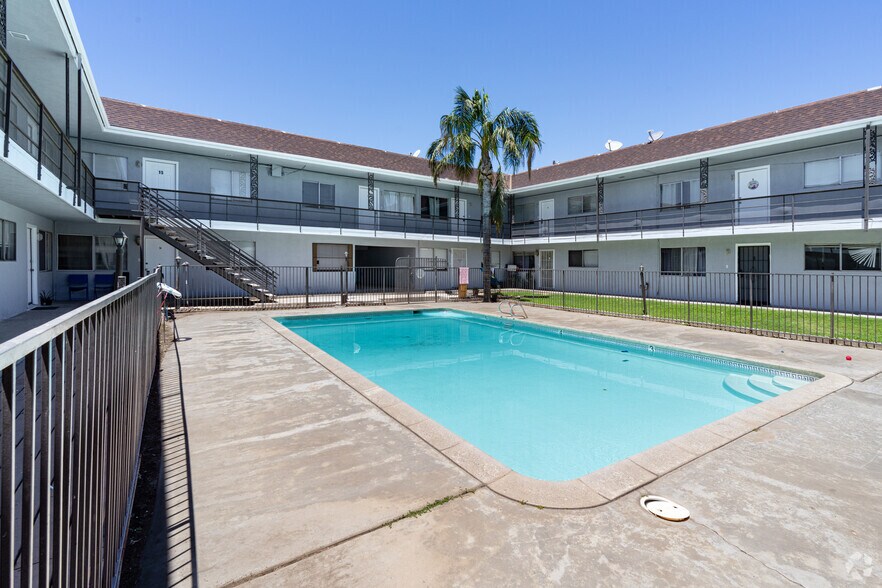 Primary Photo Of 3143 S H St, Bakersfield Apartments For Sale