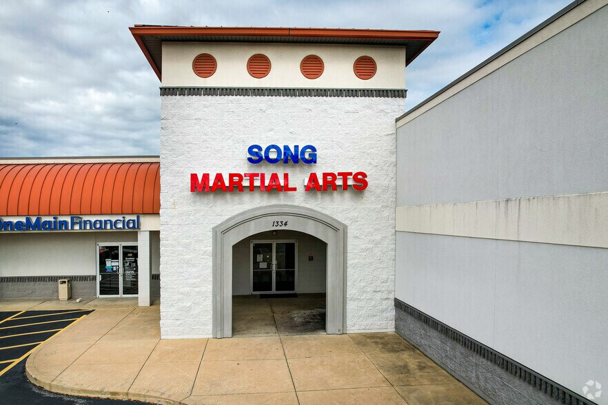 More Photos Of 1334 Central Park Dr, O'Fallon Storefront Retail Office For Sale