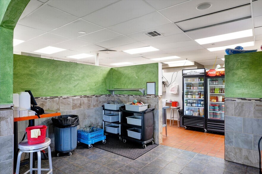 More Photos Of 608 W Town Center Blvd, Champaign Restaurant For Sale