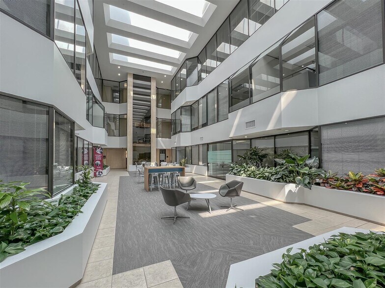 More Photos Of 1155 Dairy Ashford Rd, Houston Office For Lease