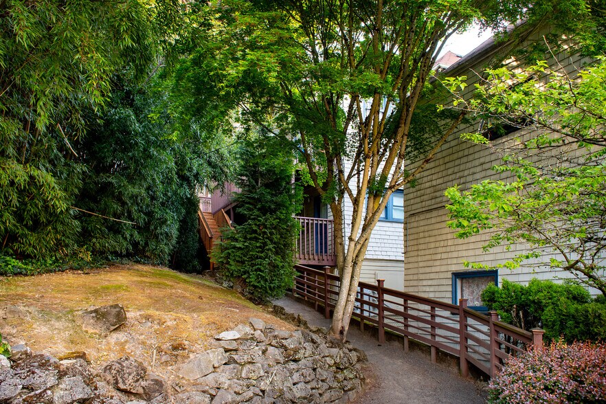 More Photos Of 2308-2326 SW Osage St, Portland Apartments For Sale