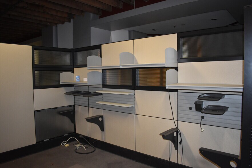 More Photos Of 250-260 Commerce St, Montgomery Medical For Sale