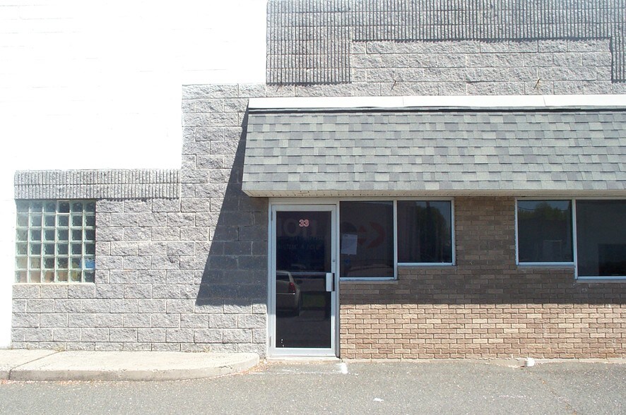 More Photos Of 33-45 Davis St, South Plainfield Warehouse For Lease