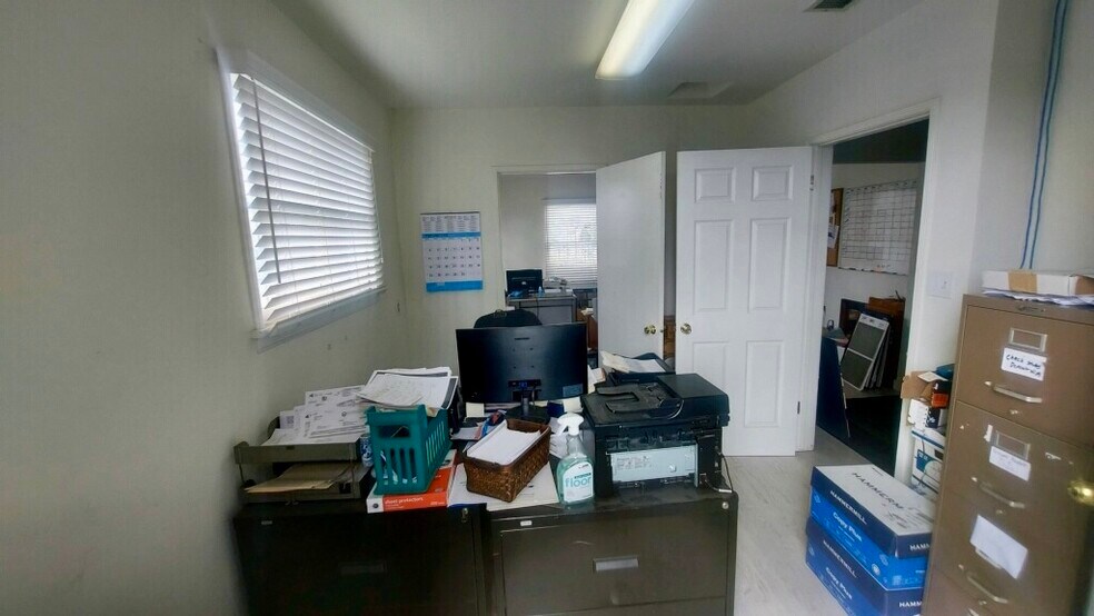 More Photos Of 1413 N La Brea Ave, Inglewood Restaurant For Sale