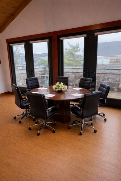 More Photos Of 139 W 2nd Ave, Cannon Beach Office For Lease