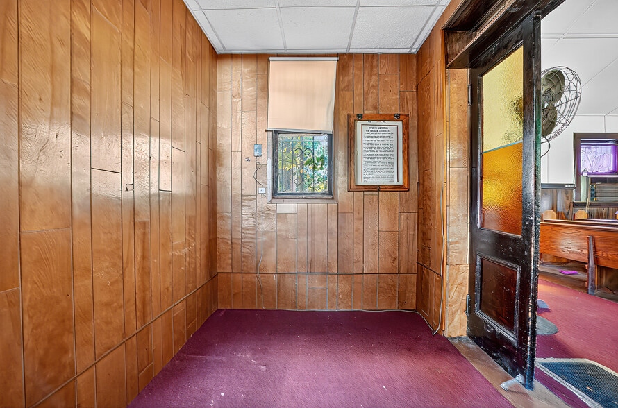 More Photos Of 61 New St, Montclair Specialty For Sale