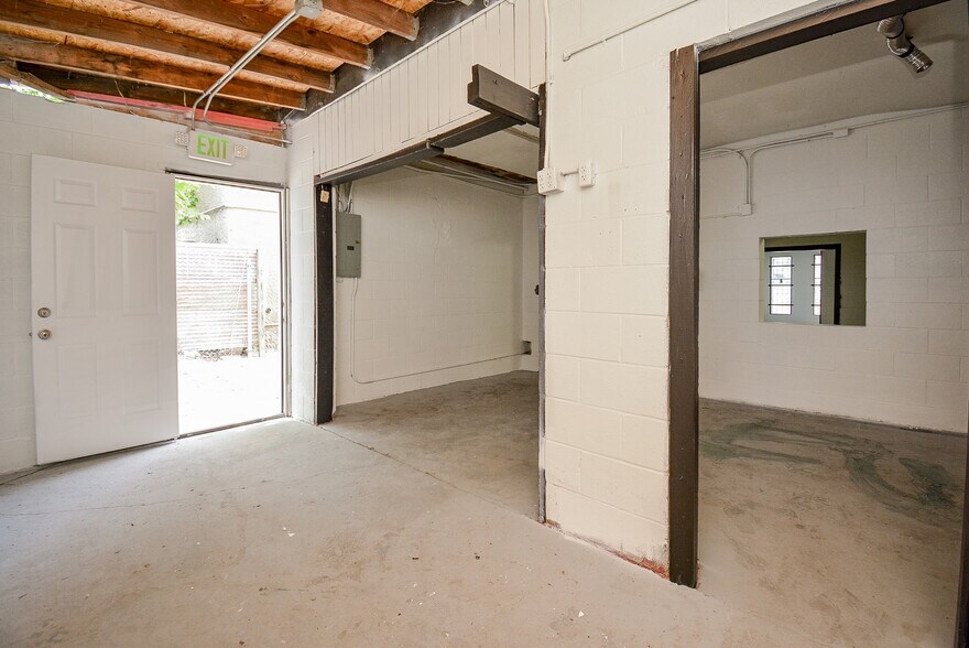More Photos Of 1804 N Main St, Houston Freestanding For Lease