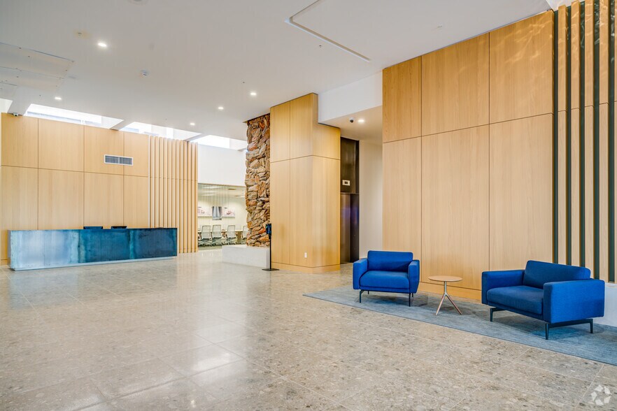 More Photos Of 3003 N Central Ave, Phoenix Office For Lease