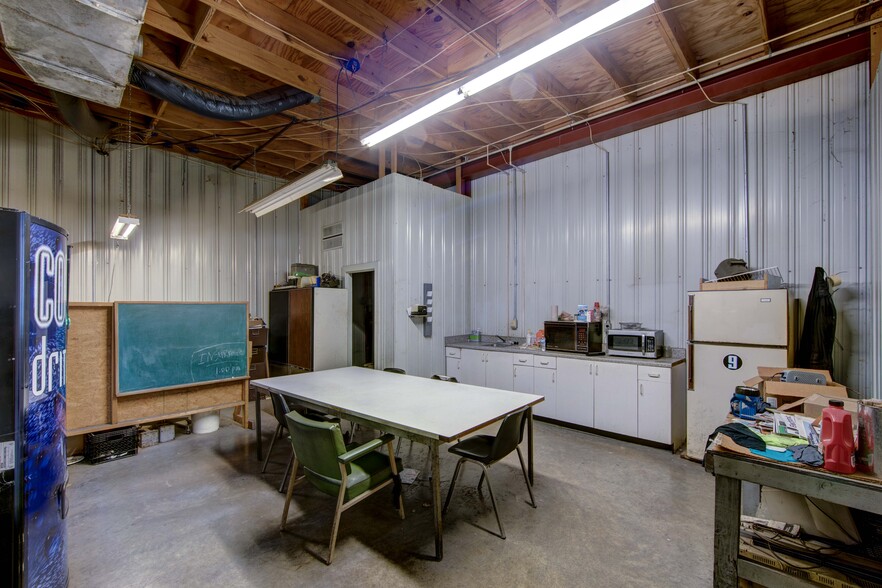 More Photos Of 1742 Monsanto Rd, Columbia Industrial For Lease