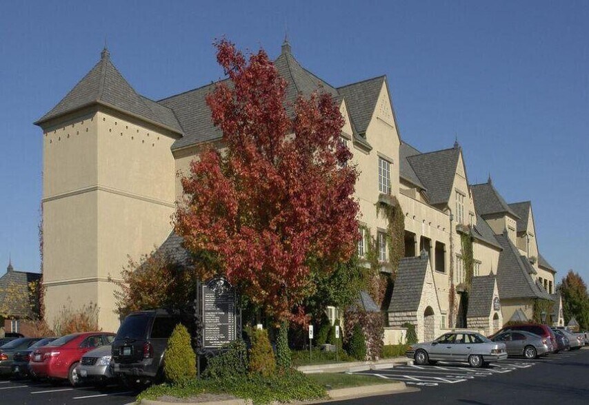 More Photos Of 1531 E Bradford Pky, Springfield Medical For Lease