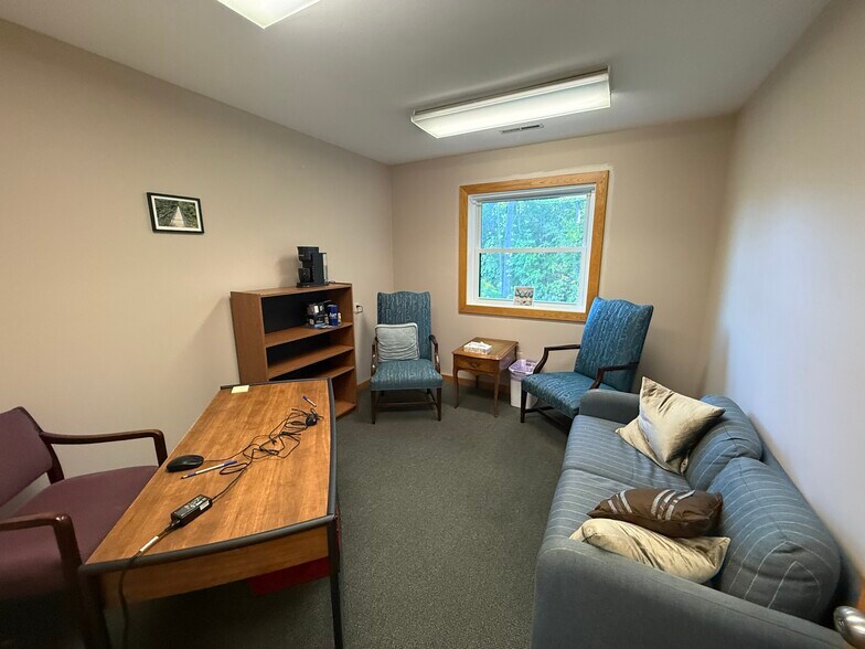 More Photos Of 8287-8289 Loop Rd, Baldwinsville Office For Lease