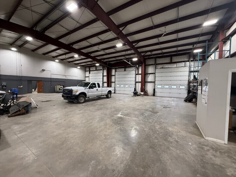 More Photos Of 400 Hopewell Ln, Gratiot Service For Sale