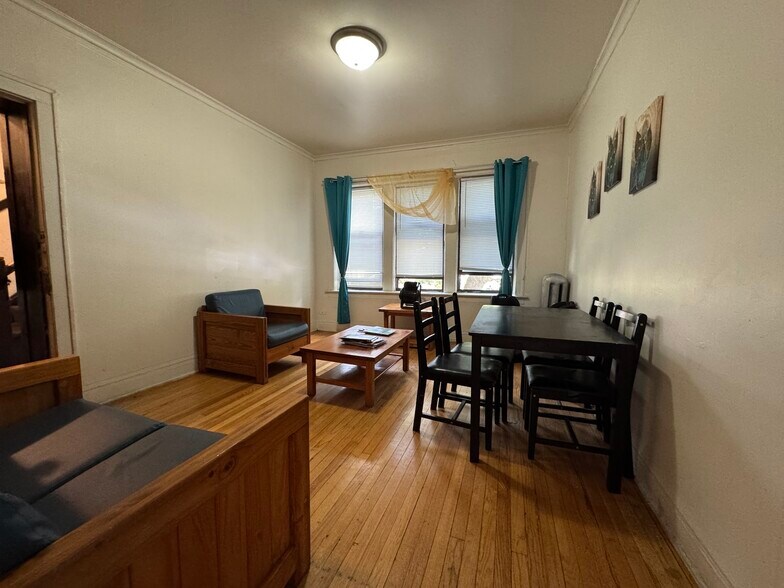 More Photos Of 7342 S Kingston Ave, Chicago Apartments For Sale