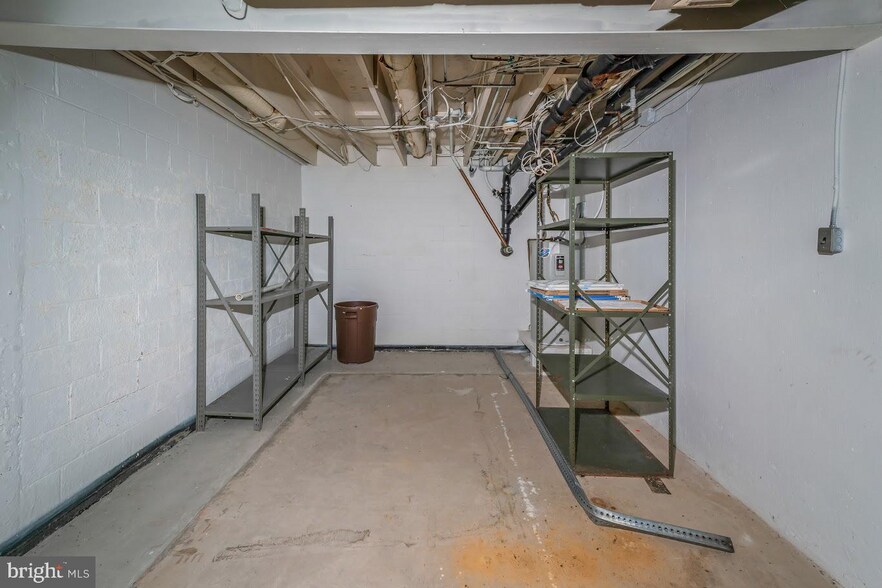 More Photos Of 4943 Landis Ave, Vineland Bank For Lease