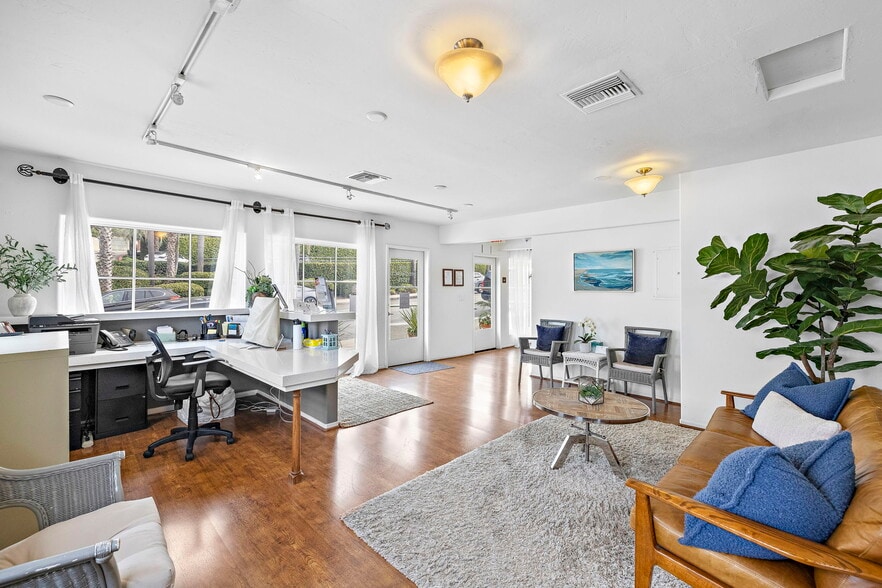 More Photos Of 415 N El Camino Real, San Clemente Office For Sale