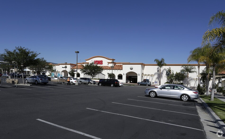 More Photos Of 315-487 Magnolia Ave, Corona Unknown For Lease